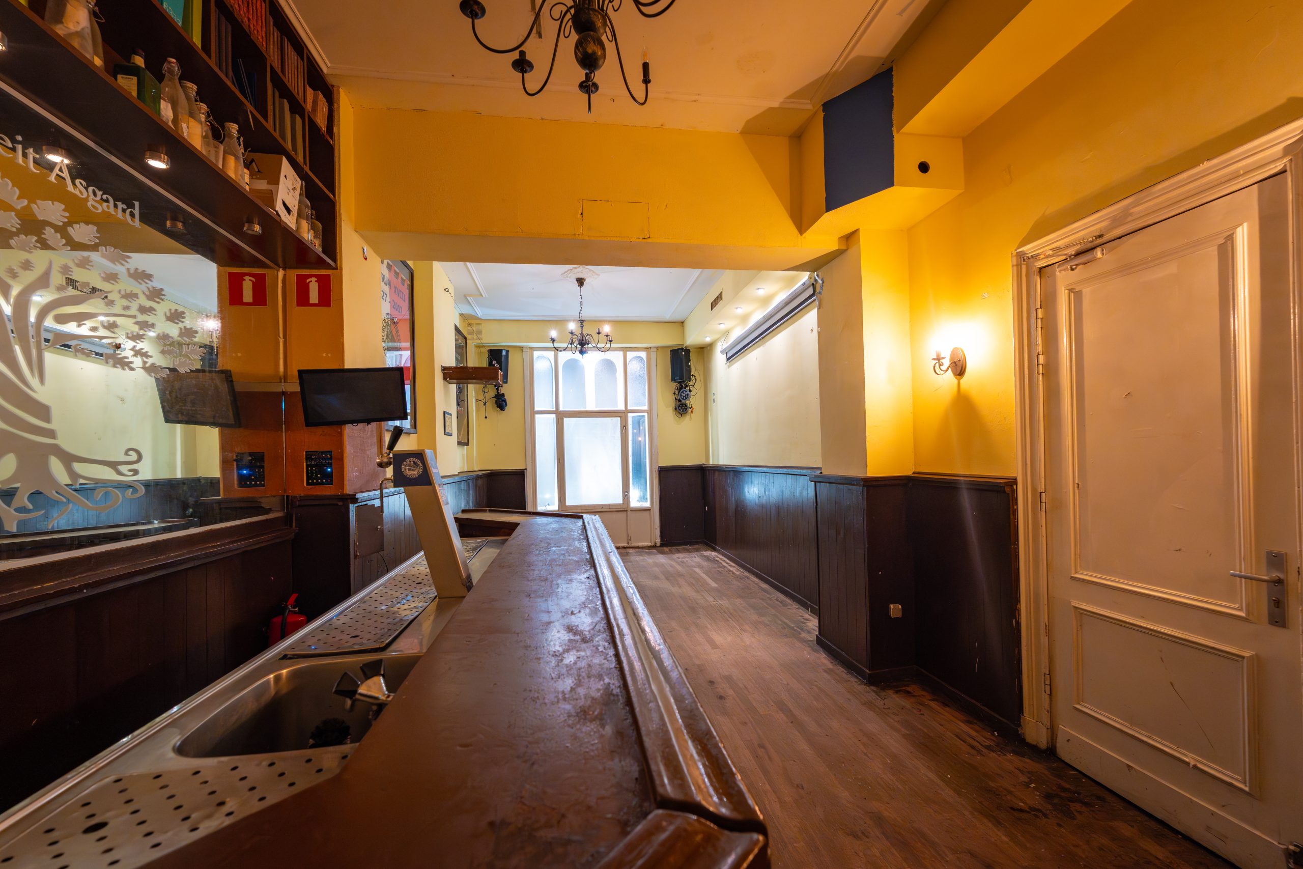 Grote borrelkamer huren Tilburg